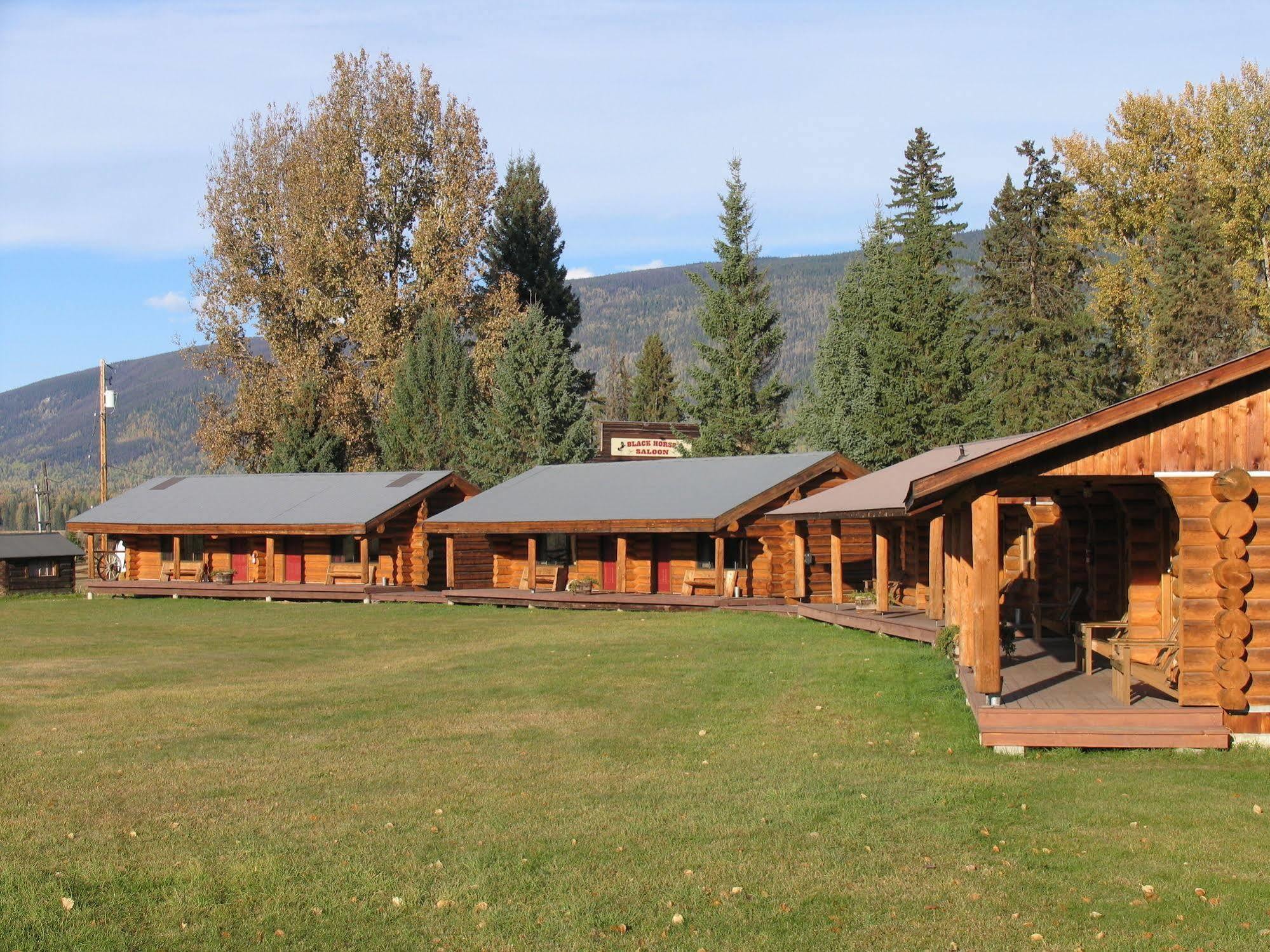 Отель Wells Gray Guest Ranch Клируотер Экстерьер фото
